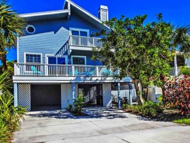 Only 50 yards to the beach from this Anna Maria Rental !!